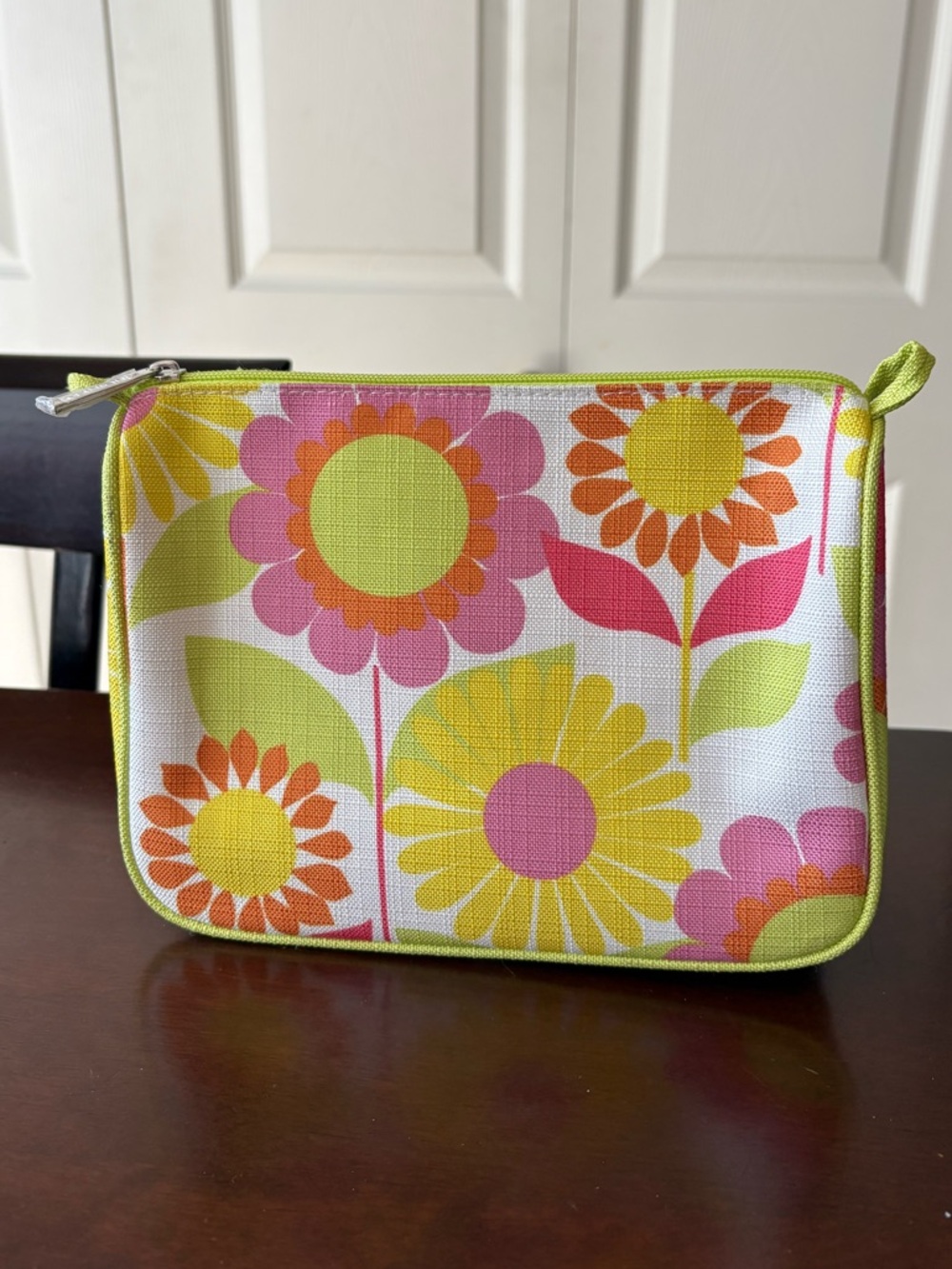 NEW Clinique MakeUp Pouch Cosmetic Vibrant Spring Floral print Handy Chic Travel